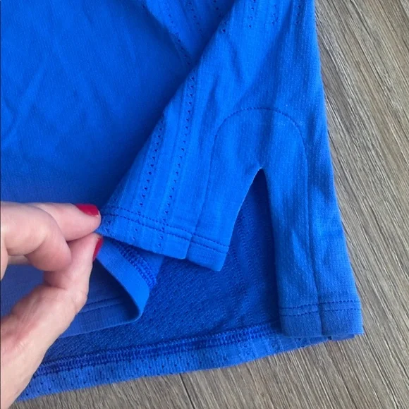 ((2 PIECE)) LULULEMON WORKOUT TOP BUNDLE SIZE 8/MEDIUM EEEUC - Picture 3 of 9